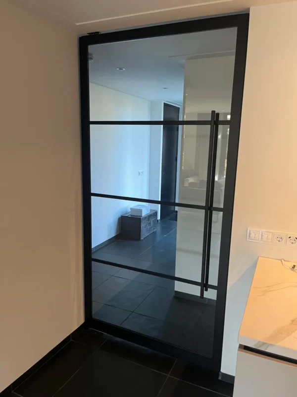Oss taatsdeur2